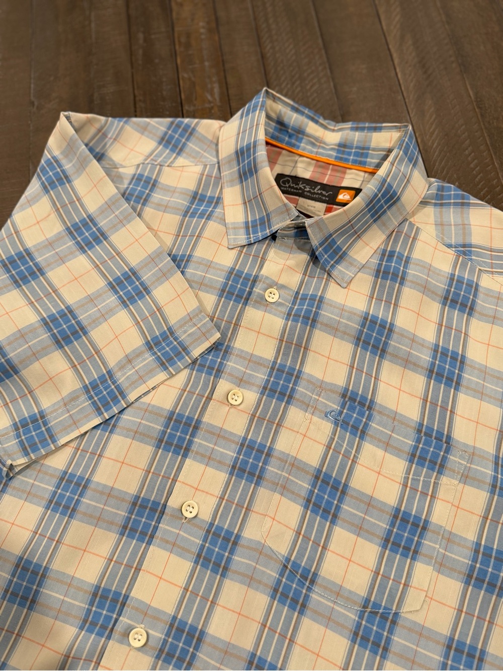 Quiksilver Plaid Short Sleeve Button-Up Shirt – Men’s Large